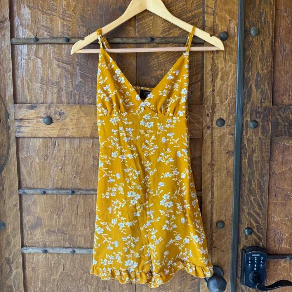 Cider Mustard Yellow Floral Romper V-Neck Smocked Back Ruffle Hem Buttons Small